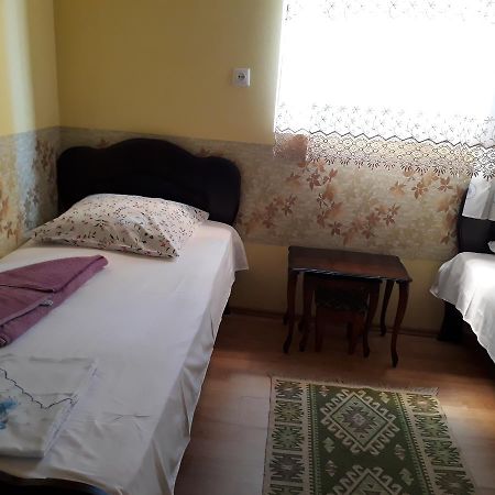 Guest House Nino Batumi Exterior photo